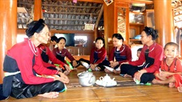 Về làng văn hóa dân tộc Cao Lan